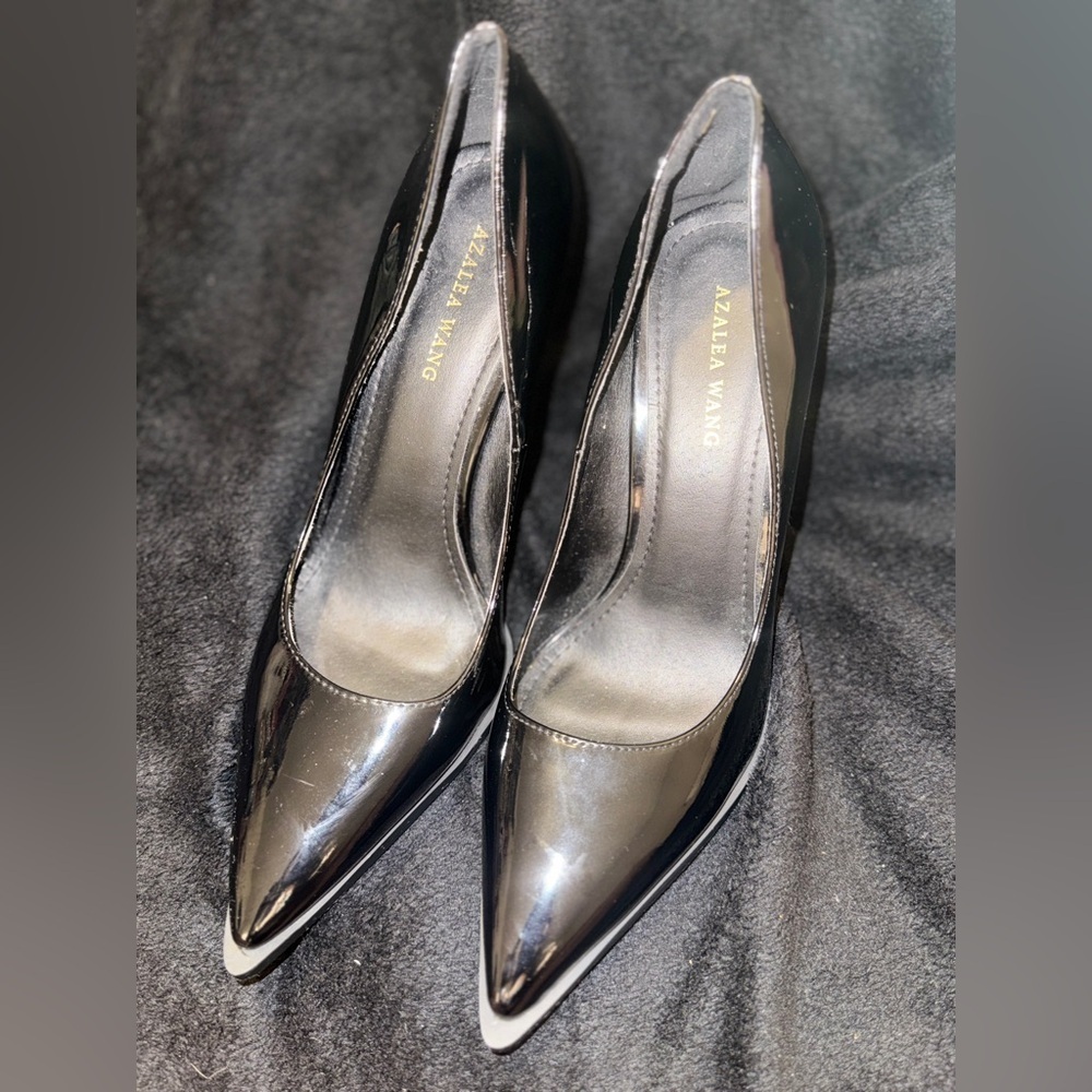 AKIRA Women's Black Patent Leather Courts 7.5
